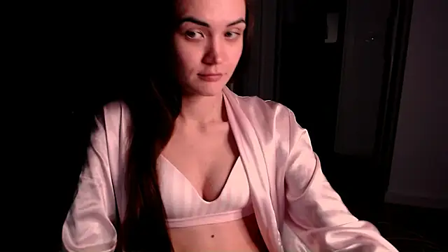 Snapshot of EvelynGG chatting on 11.22.25 EvelynGG online show from 11.22.25