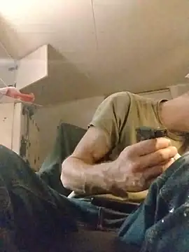 ROBERT0516 online show from 10.29.25