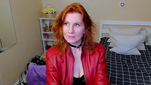 Snapshot of FoxySophia chatting on 11.22.25 FoxySophia online show from 11.22.25