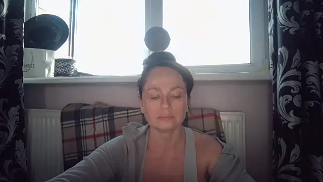 Snapshot of LindaStarS chatting on 04.26.26 LindaStarS online show from 04.26.26