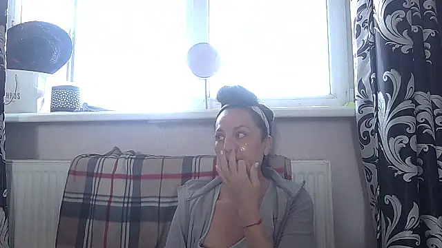 Snapshot of LindaStarS chatting on 04.27.26 LindaStarS online show from 04.27.26