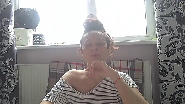 Snapshot of LindaStarS chatting on 05.10.26 LindaStarS online show from 05.10.26