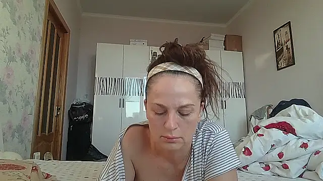 Snapshot of LindaStarS chatting on 05.16.26 LindaStarS online show from 05.16.26