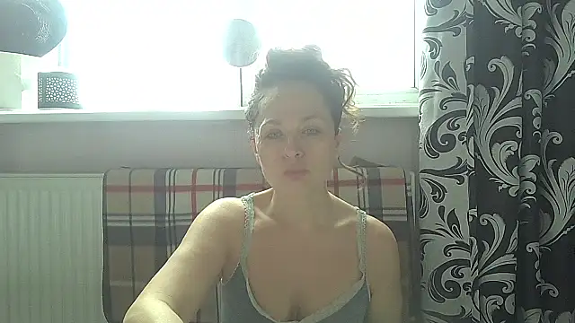 Snapshot of LindaStarS chatting on 05.20.26 LindaStarS online show from 05.20.26
