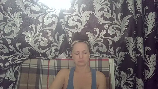 Snapshot of LindaStarS chatting on 06.09.26 LindaStarS online show from 06.09.26