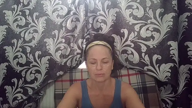 Snapshot of LindaStarS chatting on 06.13.26 LindaStarS online show from 06.13.26