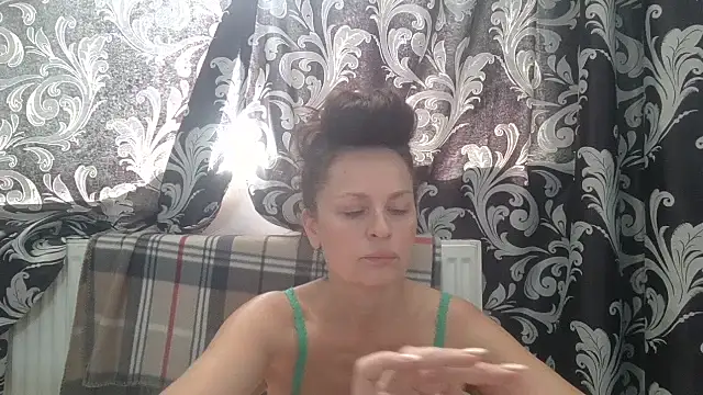 Snapshot of LindaStarS chatting on 06.19.26 LindaStarS online show from 06.19.26