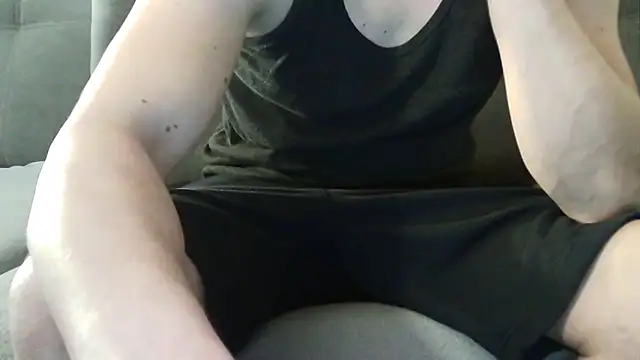 Snapshot of ShyGuyWannaTry chatting on 10.30.25 ShyGuyWannaTry online show from 10.30.25