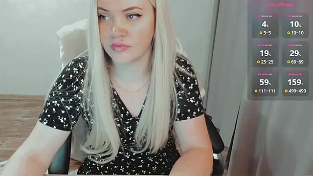 Snapshot of AllAboutLoveXx chatting on 12.04.25 AllAboutLoveXx online show from 12.04.25