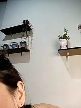 Snapshot of loveuu-bae chatting on 12.21.24 loveuu-bae online show from 12.21.24