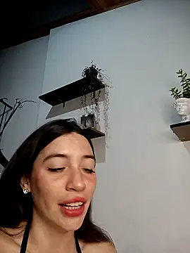 Snapshot of loveuu-bae chatting on 01.11.25 loveuu-bae online show from 01.11.25