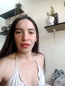 Snapshot of loveuu-bae chatting on 01.14.25 loveuu-bae online show from 01.14.25