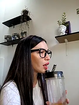 Snapshot of loveuu-bae chatting on 01.17.25 loveuu-bae online show from 01.17.25