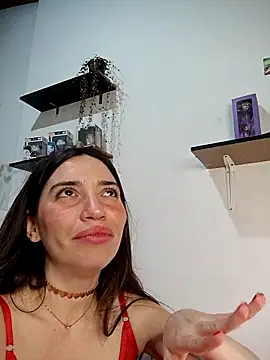 Snapshot of loveuu-bae chatting on 02.15.25 loveuu-bae online show from 02.15.25