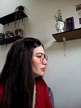 Snapshot of loveuu-bae chatting on 02.15.25 loveuu-bae online show from 02.15.25