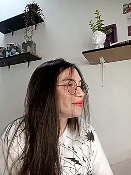 Snapshot of loveuu-bae chatting on 03.07.25 loveuu-bae online show from 03.07.25