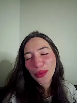 Snapshot of loveuu-bae chatting on 09.22.25 loveuu-bae online show from 09.22.25