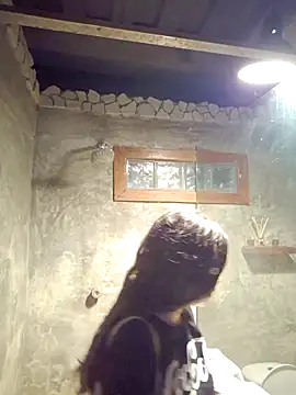 Snapshot of loveuu-bae chatting on 10.25.25 loveuu-bae online show from 10.25.25