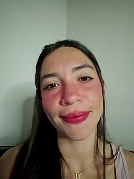 Snapshot of loveuu-bae chatting on 12.16.25 loveuu-bae online show from 12.16.25