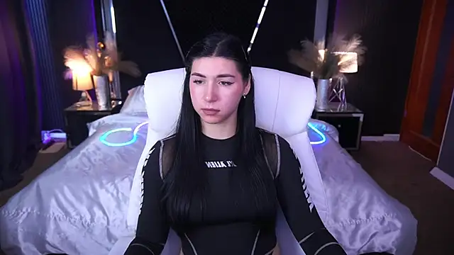 Snapshot of EmilyCandyy chatting on 10.24.25 EmilyCandyy online show from 10.24.25