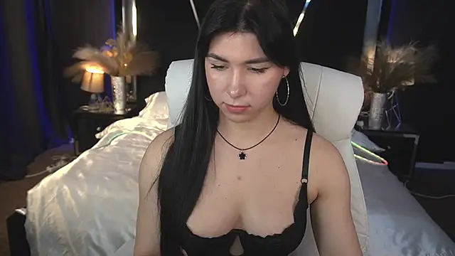 Snapshot of EmilyCandyy chatting on 11.08.25 EmilyCandyy online show from 11.08.25