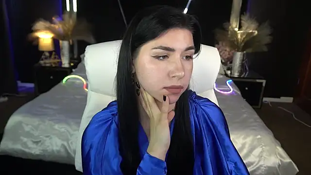 Snapshot of EmilyCandyy chatting on 11.14.25 EmilyCandyy online show from 11.14.25