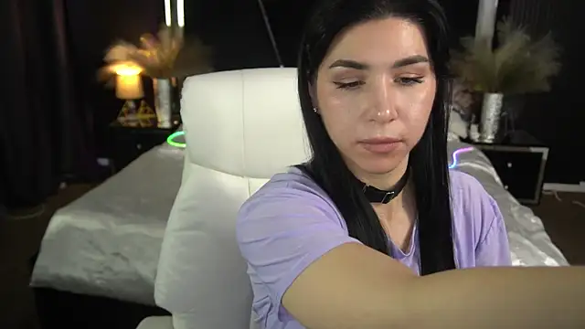 Snapshot of EmilyCandyy chatting on 11.15.25 EmilyCandyy online show from 11.15.25