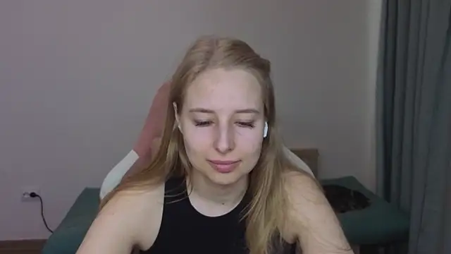 Snapshot of Jessy_Ginger chatting on 05.17.26 Jessy Ginger online show from 05.17.26