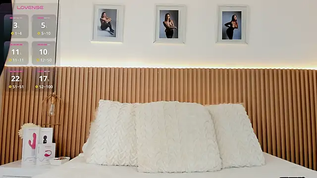 SUSIEPOWELL online show from 12.18.25