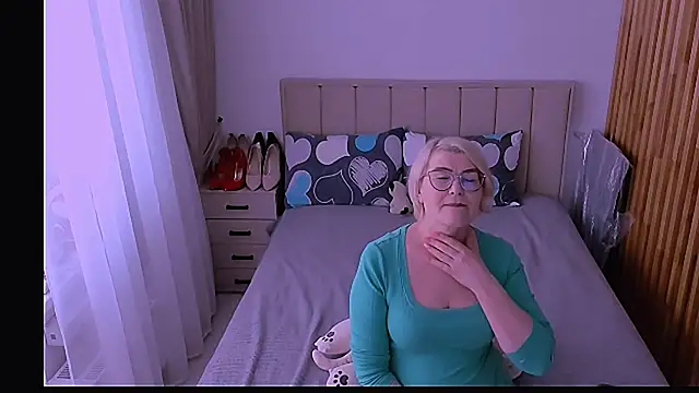 sabrinamacmarren online show from 05.12.26