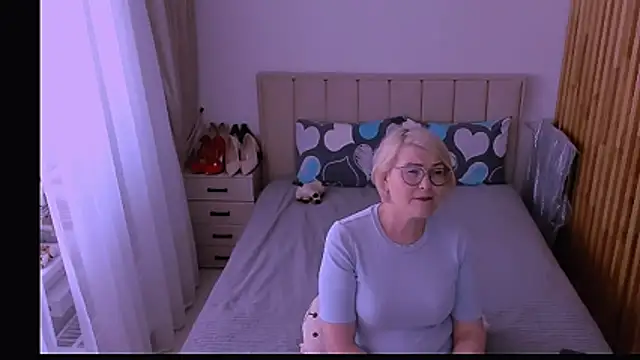 sabrinamacmarren online show from 05.13.26
