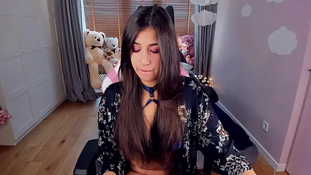 MiaSilkX online show from 10.28.25