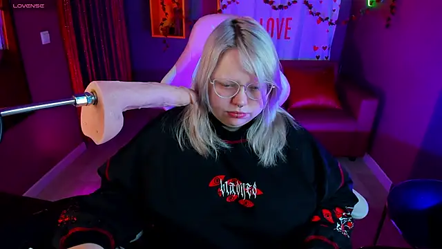 Yoki Shizuko online show from 02.20.26