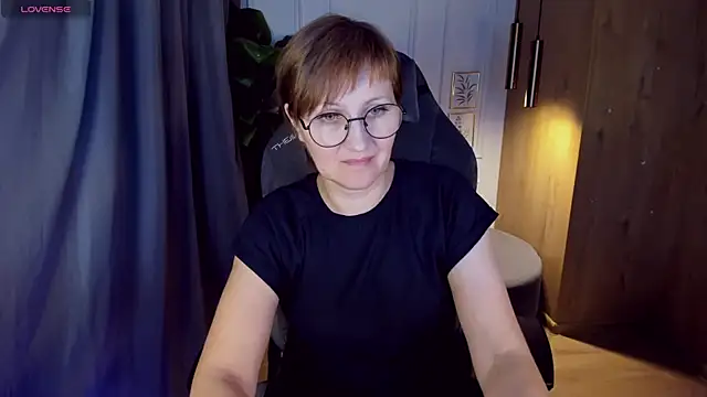 Paris Cherry online show from 02.22.25