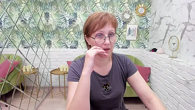 Paris Cherry online show from 03.18.25