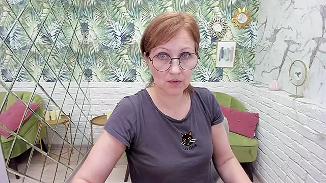 Paris Cherry online show from 03.18.25