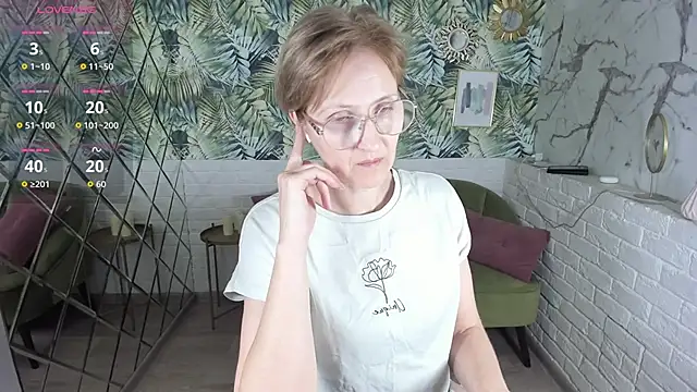 Paris Cherry online show from 12.14.25