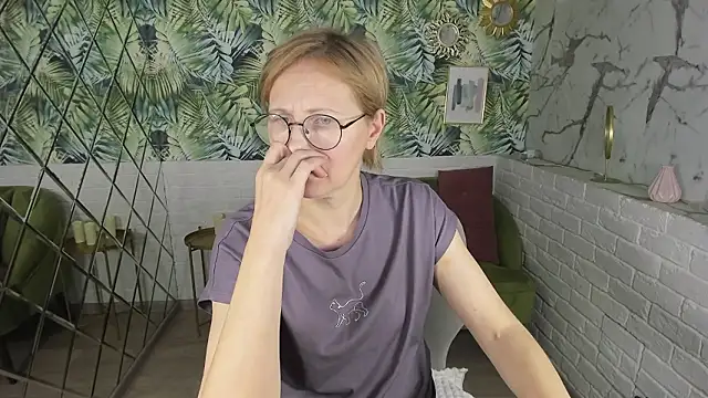 Paris Cherry online show from 01.31.26