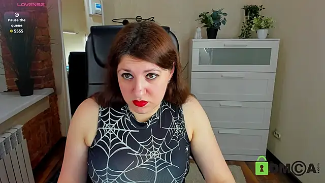 Snapshot of Black_Black_Rose chatting on 11.12.25 Black Black Rose online show from 11.12.25