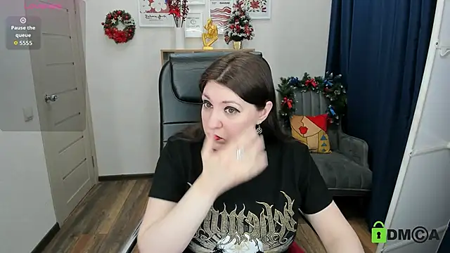 Snapshot of Black_Black_Rose chatting on 01.11.26 Black Black Rose online show from 01.11.26