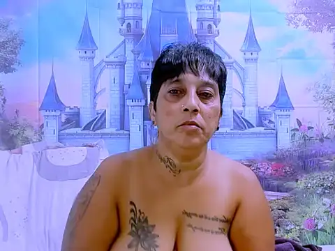 Snapshot of indianroxy chatting on 02.25.25 indianroxy online show from 02.25.25