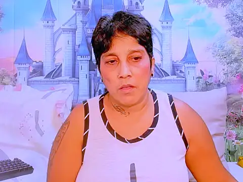 Snapshot of indianroxy chatting on 02.25.25 indianroxy online show from 02.25.25