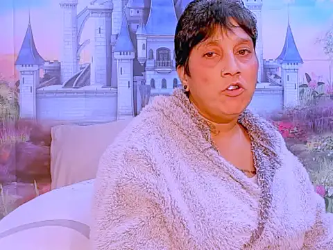 Snapshot of indianroxy chatting on 02.28.25 indianroxy online show from 02.28.25