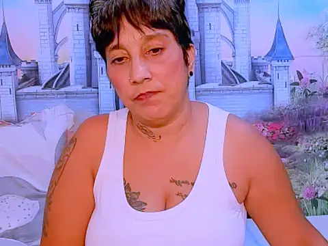 Snapshot of indianroxy chatting on 03.17.25 indianroxy online show from 03.17.25