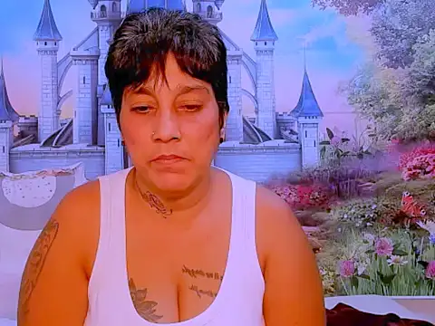 Snapshot of indianroxy chatting on 03.18.25 indianroxy online show from 03.18.25