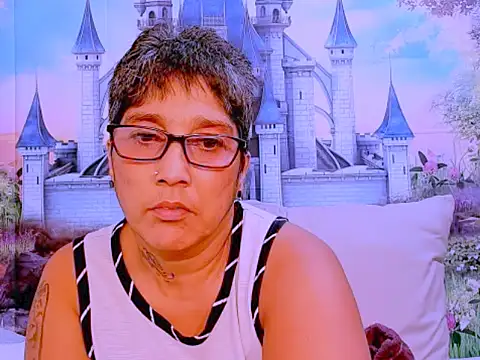 Snapshot of indianroxy chatting on 03.21.25 indianroxy online show from 03.21.25