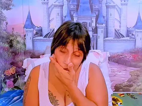 Snapshot of indianroxy chatting on 09.23.25 indianroxy online show from 09.23.25