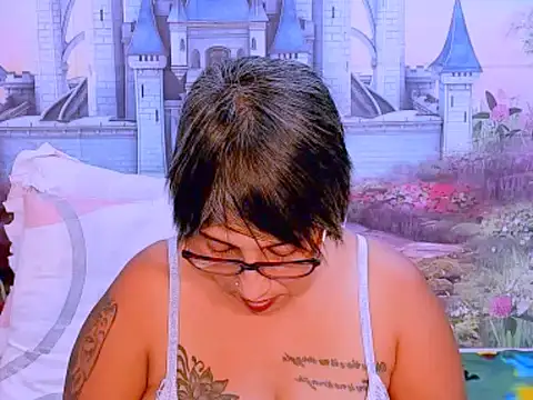 Snapshot of indianroxy chatting on 09.30.25 indianroxy online show from 09.30.25