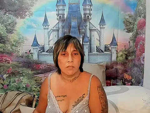 Snapshot of indianroxy chatting on 10.01.25 indianroxy online show from 10.01.25