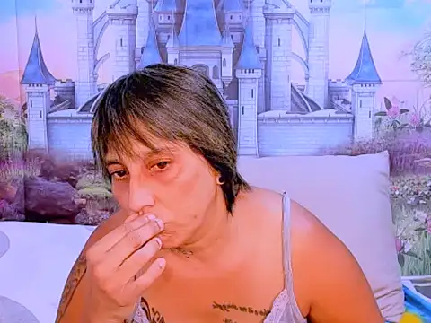 Snapshot of indianroxy chatting on 10.02.25 indianroxy online show from 10.02.25